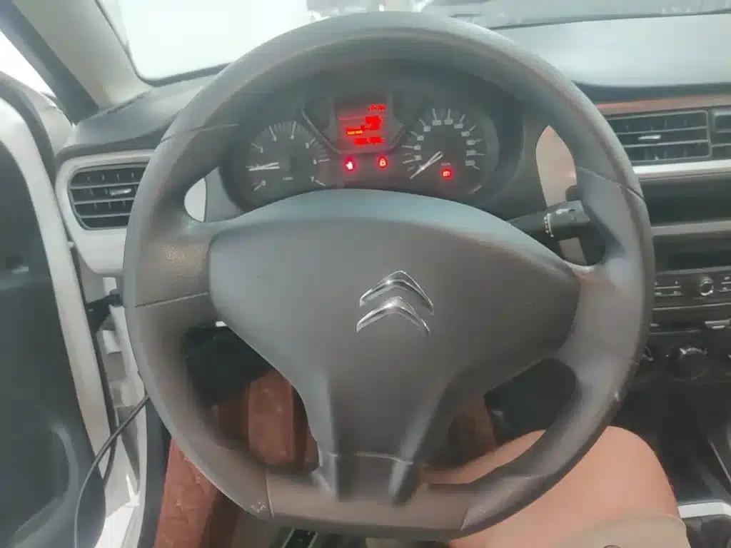 2014 Citroën Elysee 1.6L Manual Fashion Edition — миниатюра 11