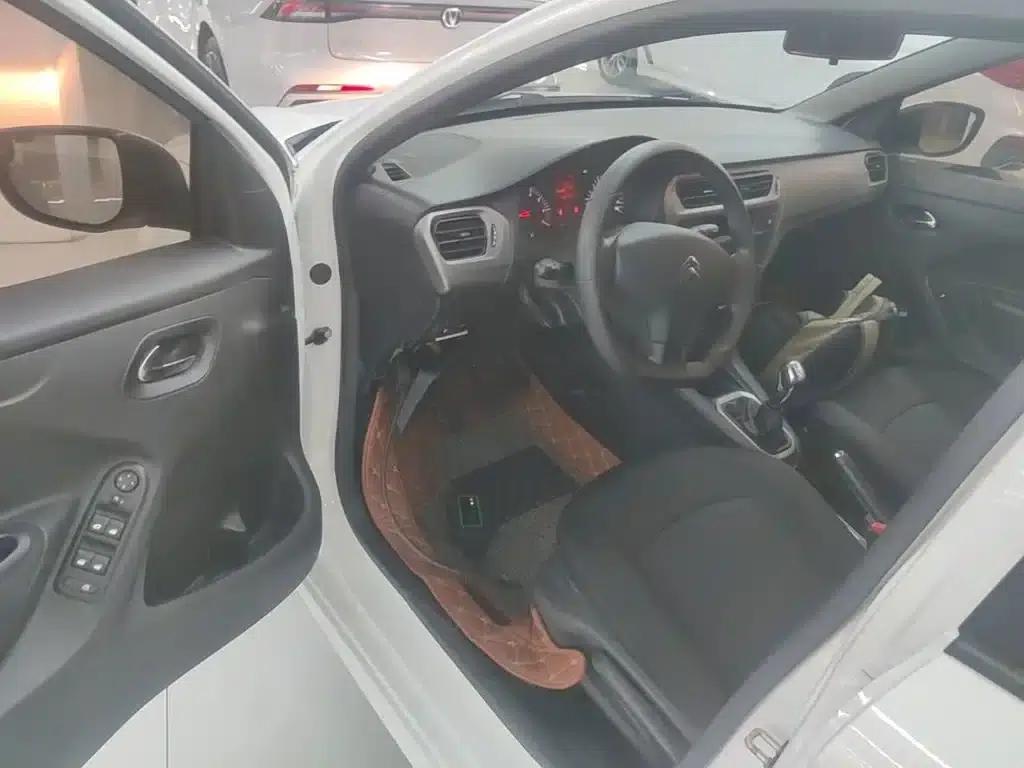2014 Citroën Elysee 1.6L Manual Fashion Edition — миниатюра 16