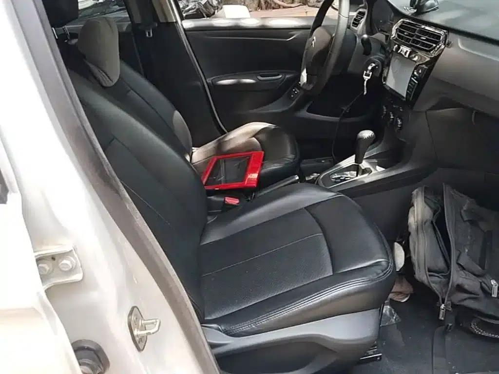 2014 Citroën Elysee 1.6L Automatic Fashion Edition — миниатюра 25