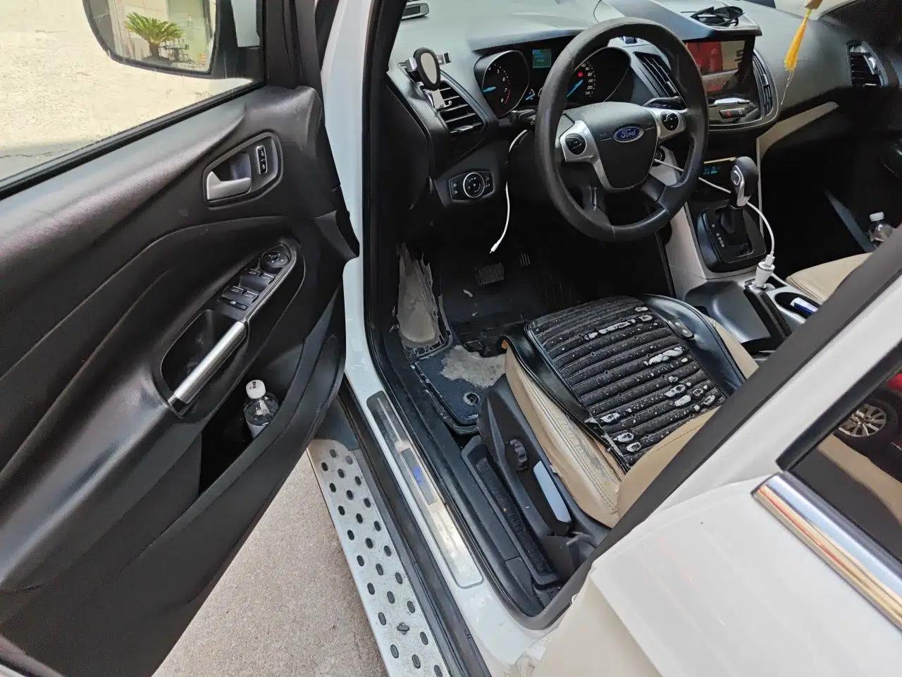 Ford Kuga 2015 1.5L GTDi Two-Wheel-Drive Comfort Model — миниатюра 16