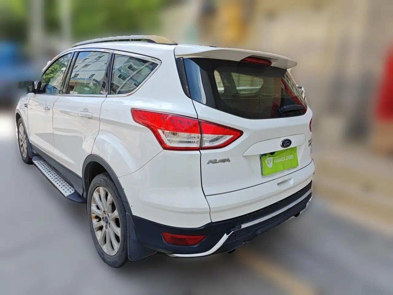 Ford Kuga 2015 1.5L GTDi Two-Wheel-Drive Comfort Model — миниатюра 4