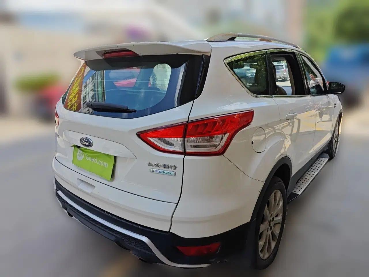 Ford Kuga 2015 1.5L GTDi Two-Wheel-Drive Comfort Model — миниатюра 6