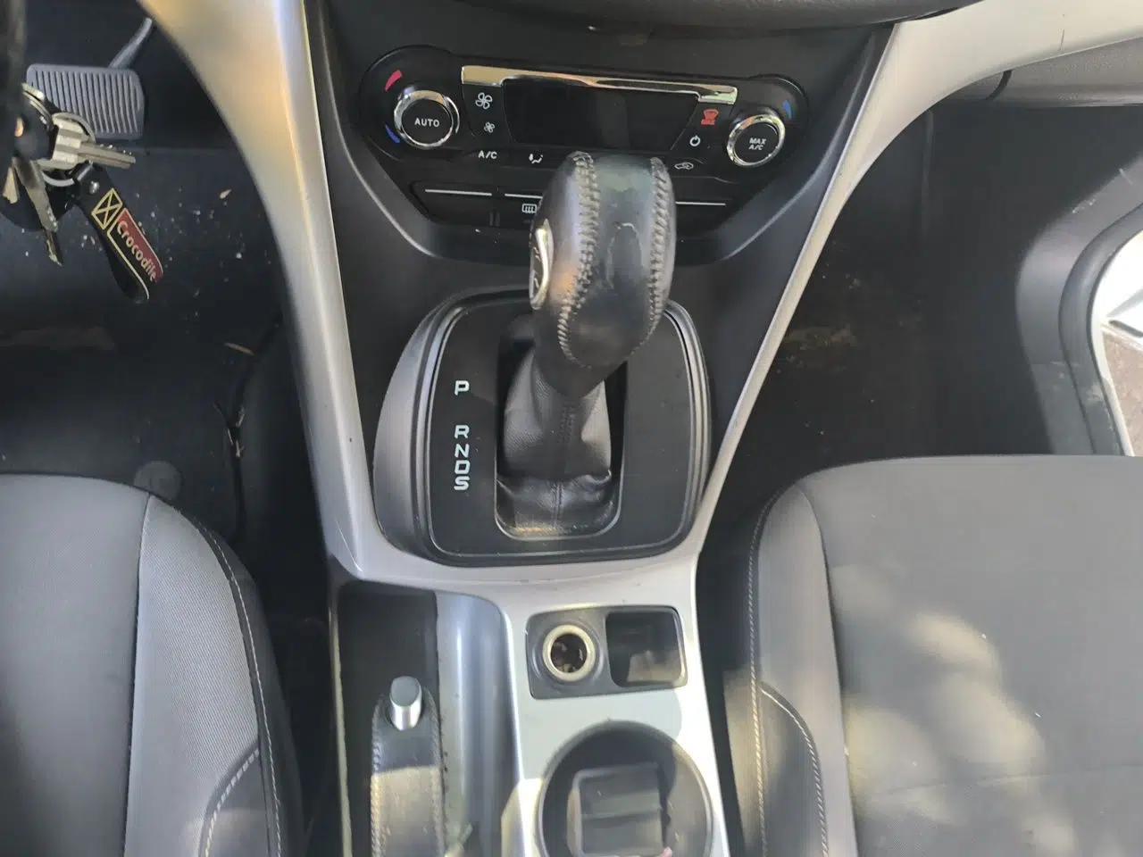 Ford Kuga 2015 1.5L GTDi Two-Wheel-Drive Comfort Model — миниатюра 14