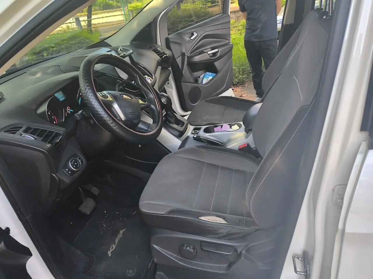 Ford Kuga 2015 1.5L GTDi Two-Wheel-Drive Comfort Model — миниатюра 15