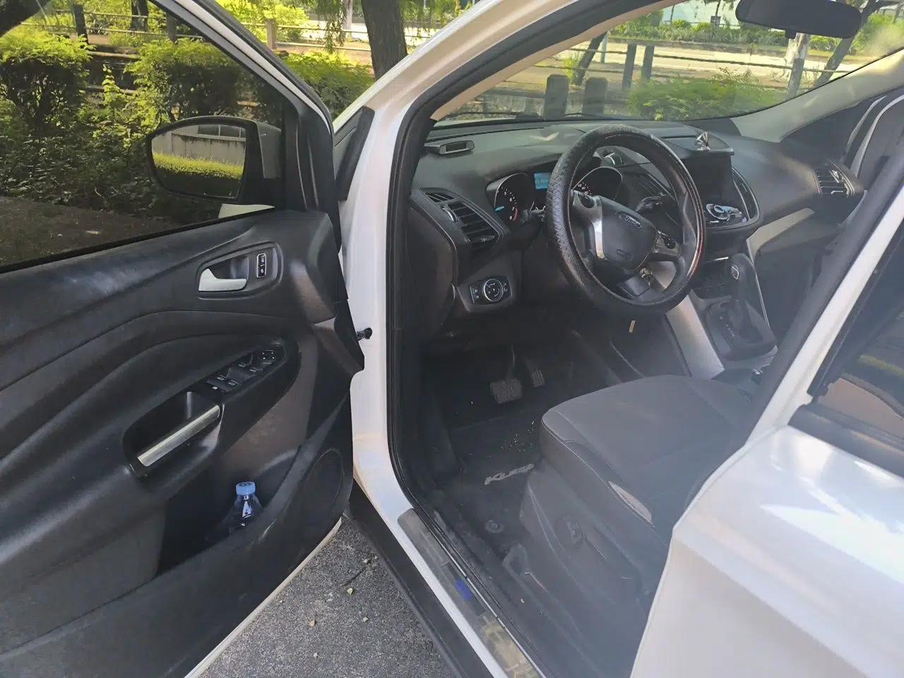 Ford Kuga 2015 1.5L GTDi Two-Wheel-Drive Comfort Model — миниатюра 16