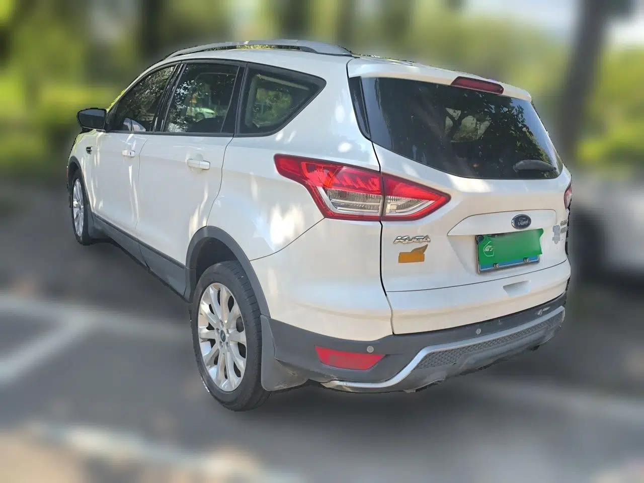 Ford Kuga 2015 1.5L GTDi Two-Wheel-Drive Comfort Model — миниатюра 4