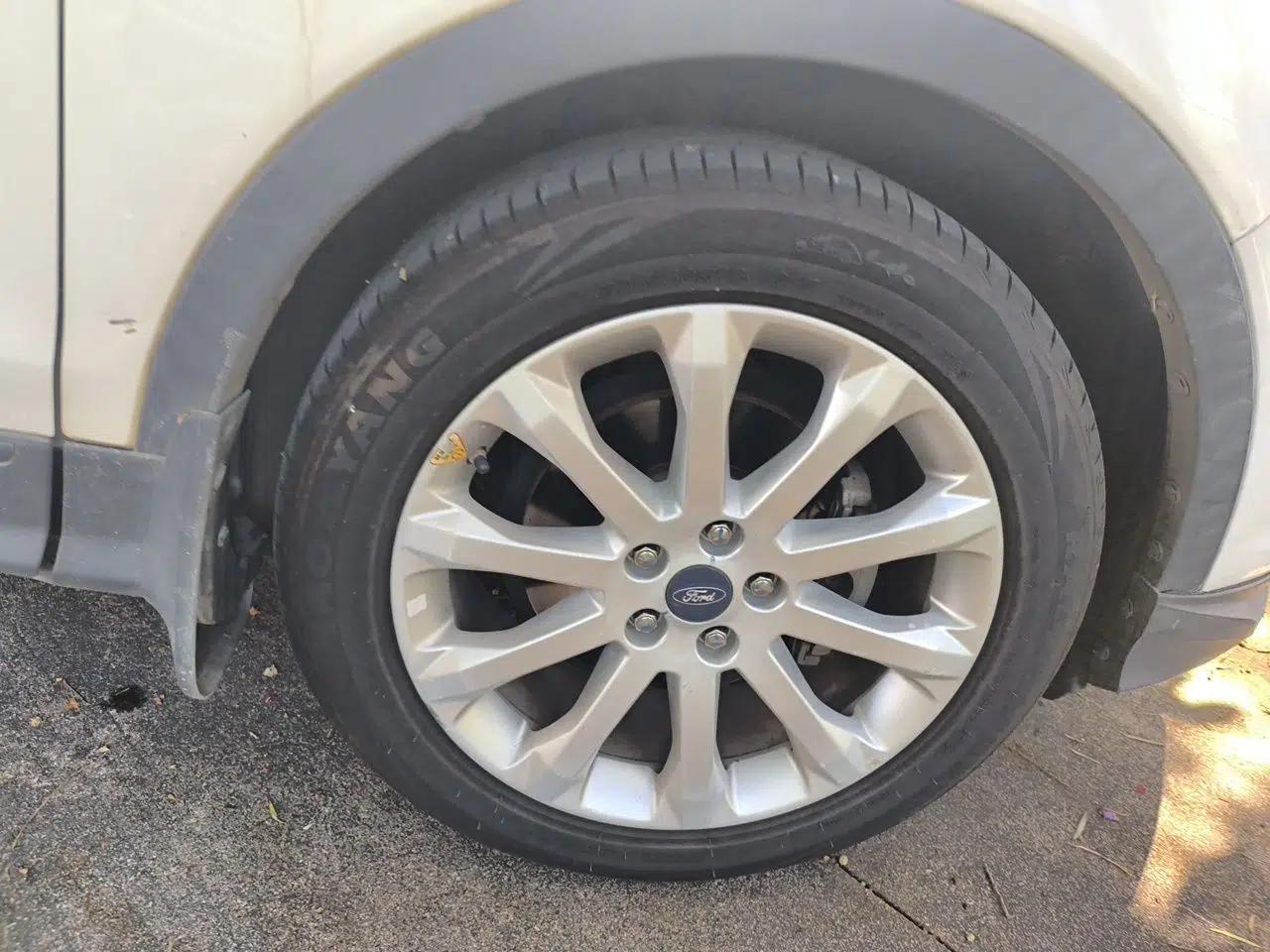 Ford Kuga 2015 1.5L GTDi Two-Wheel-Drive Comfort Model — миниатюра 8