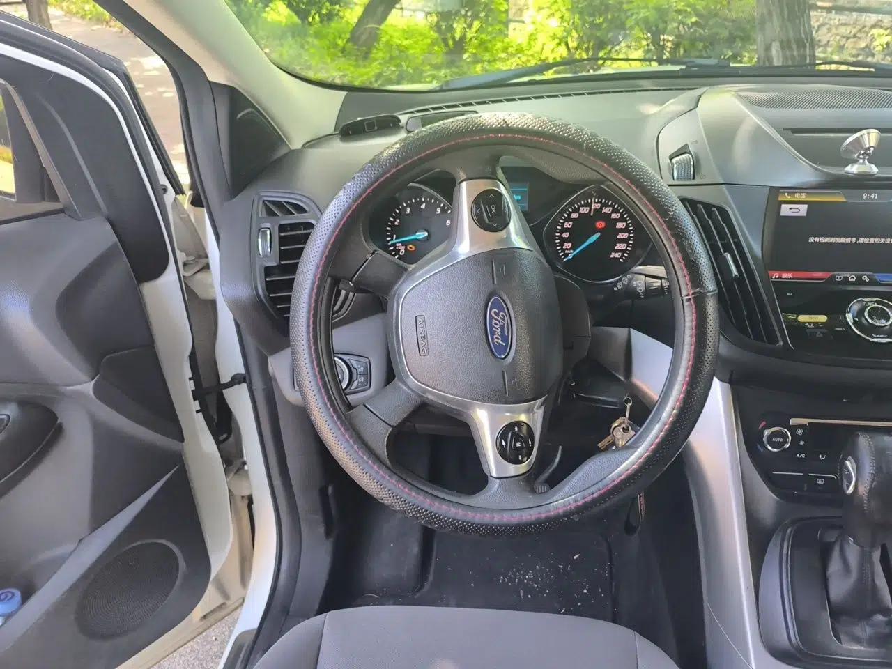 Ford Kuga 2015 1.5L GTDi Two-Wheel-Drive Comfort Model — миниатюра 10