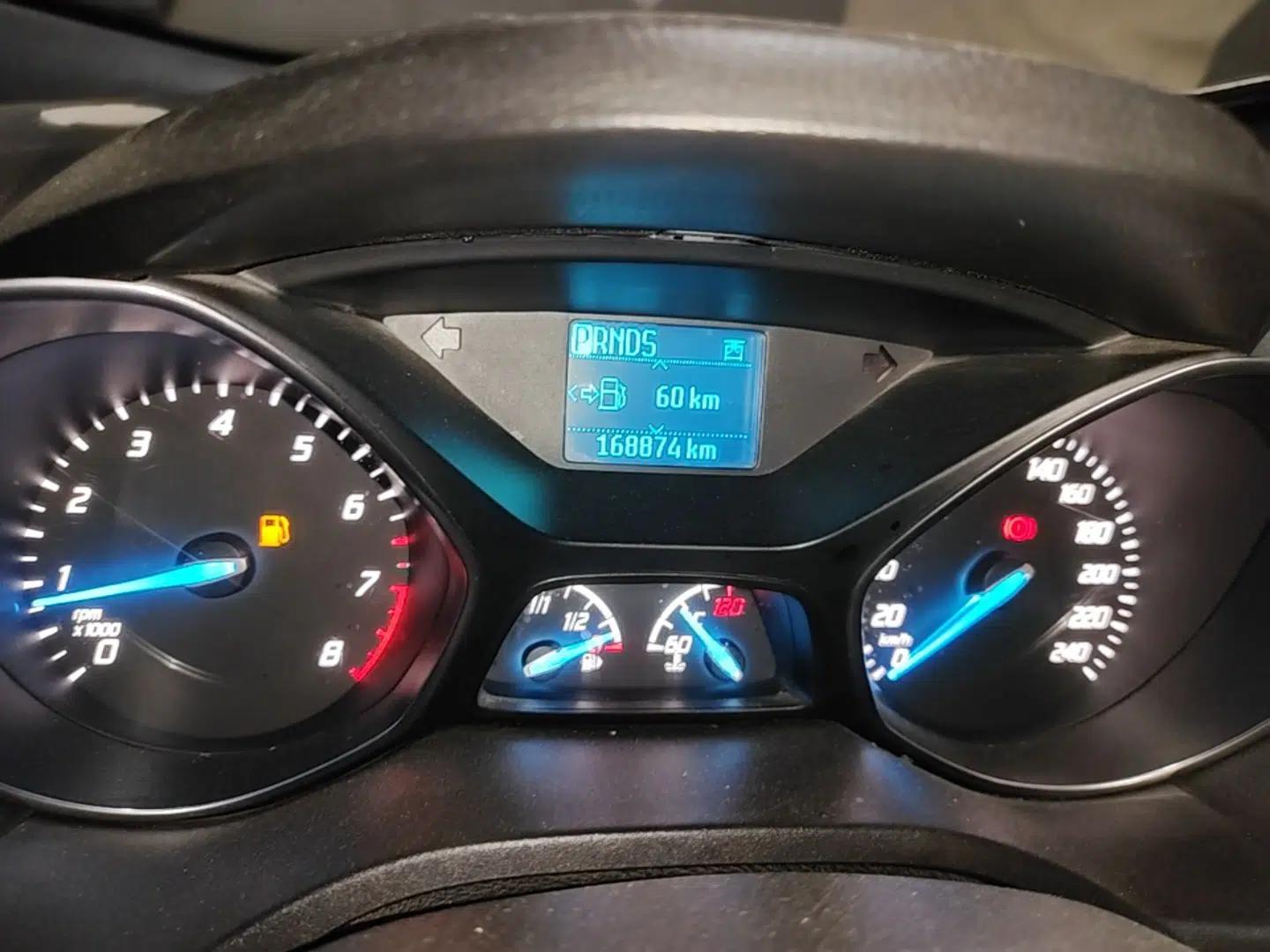 Ford Kuga 2013 1.6L GTDi Two-Wheel-Drive Trend Model — миниатюра 12