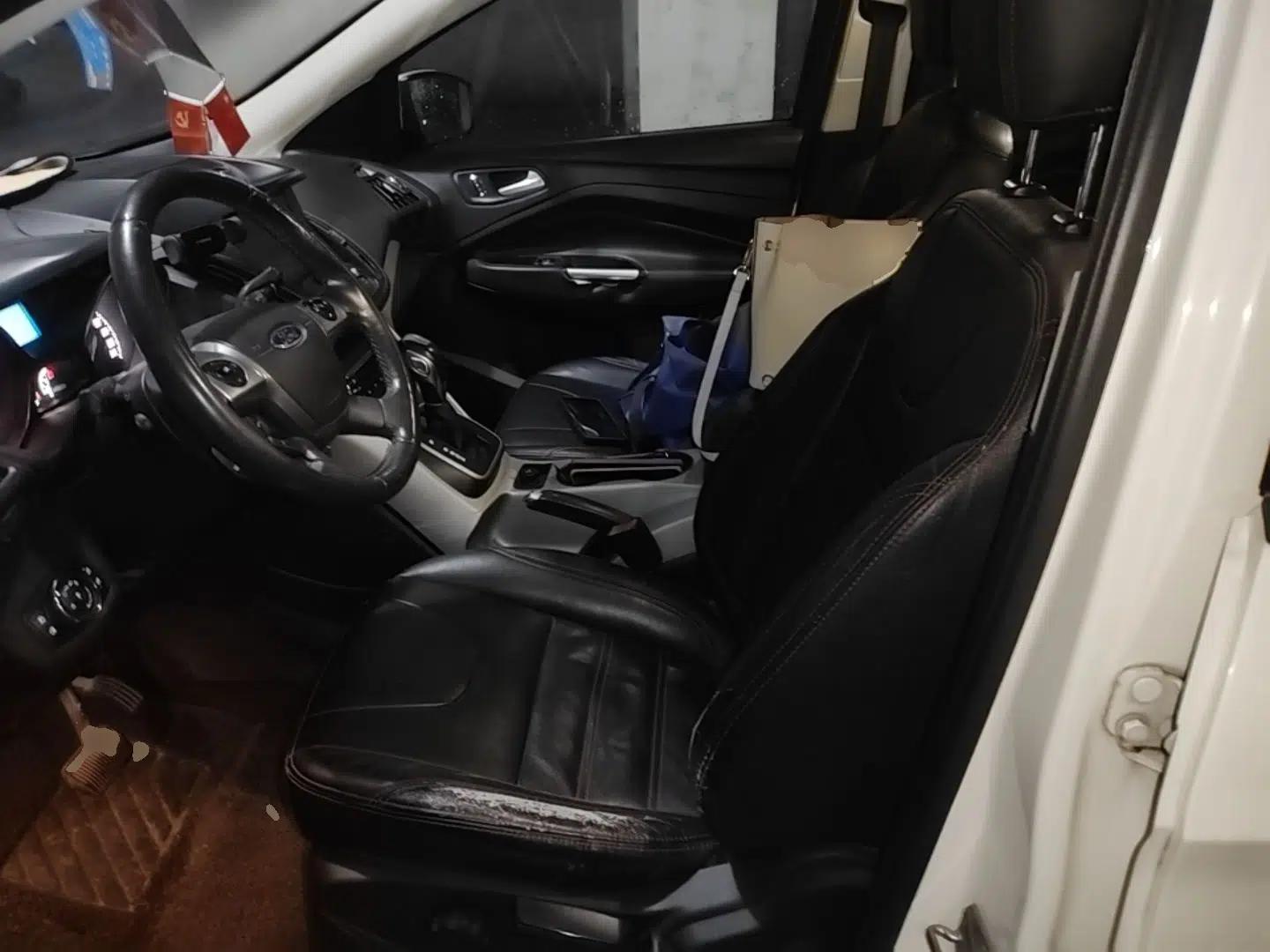 Ford Kuga 2013 1.6L GTDi Two-Wheel-Drive Trend Model — миниатюра 15