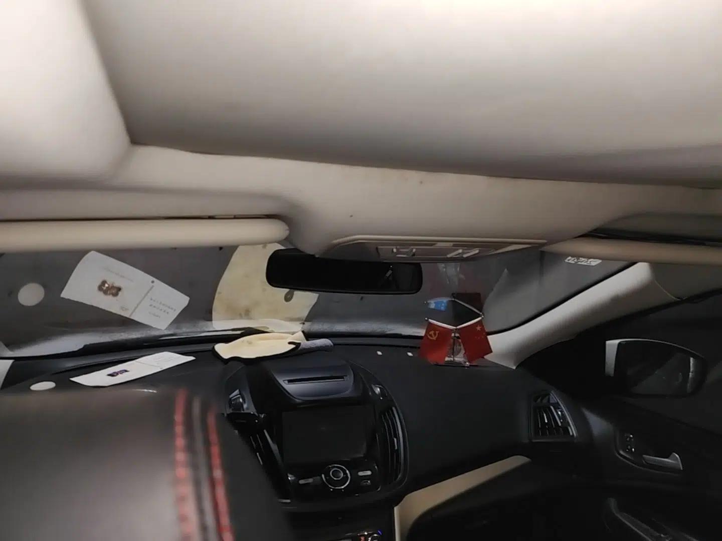 Ford Kuga 2013 1.6L GTDi Two-Wheel-Drive Trend Model — миниатюра 18