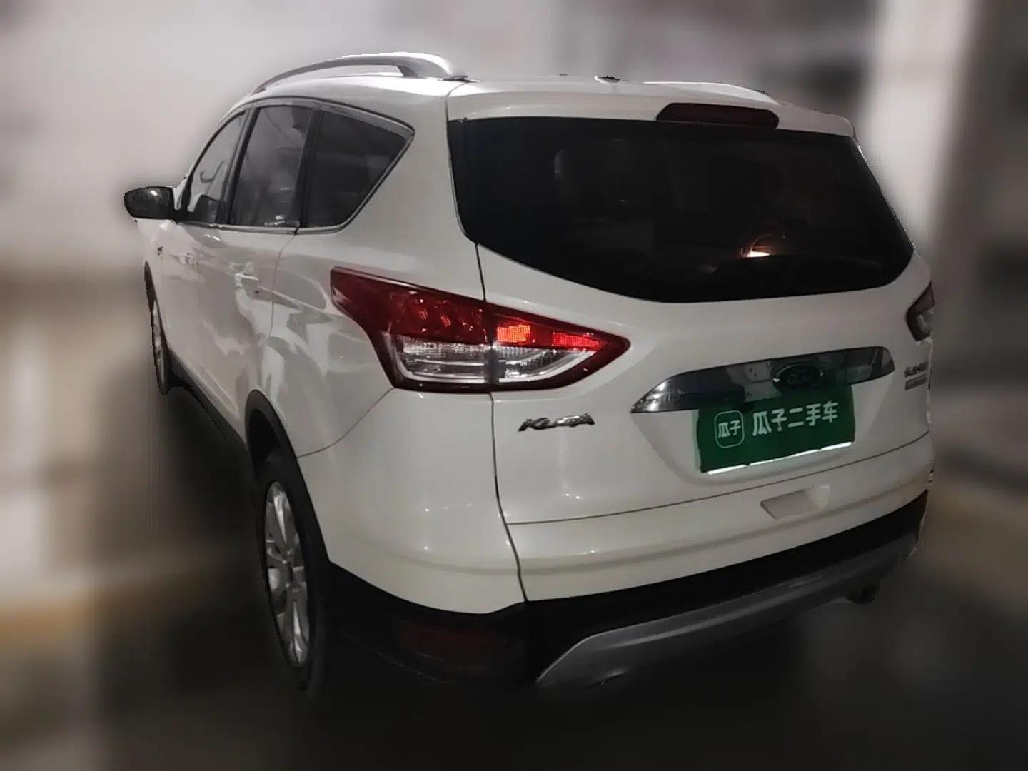 Ford Kuga 2013 1.6L GTDi Two-Wheel-Drive Trend Model — миниатюра 4