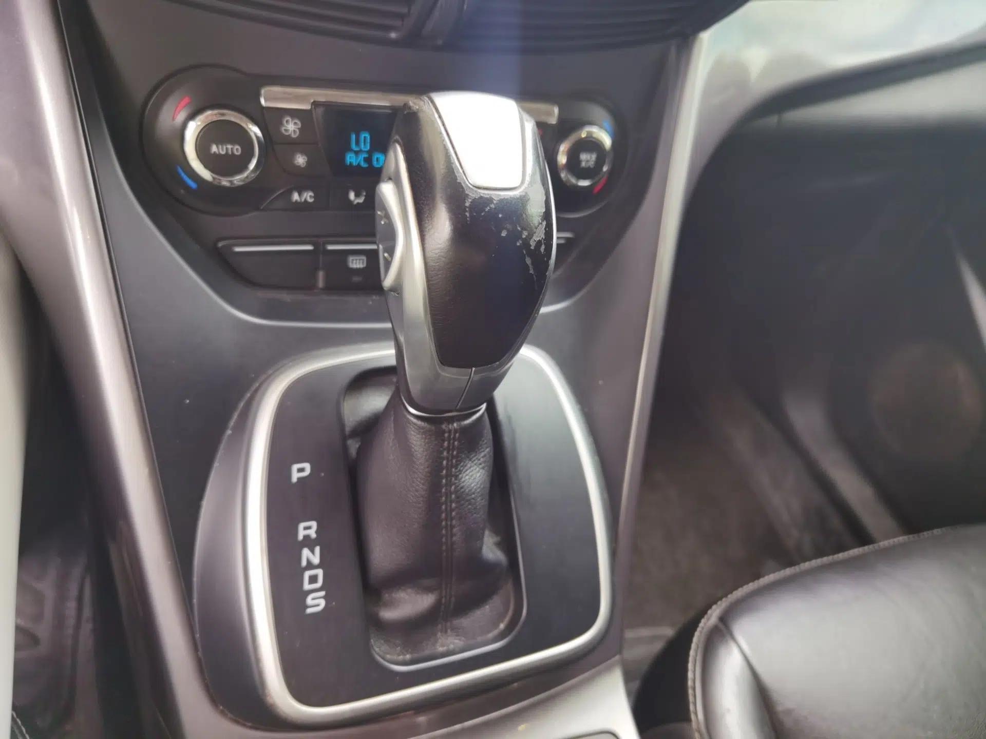 Ford Kuga 2015 1.5L GTDi Four-Wheel-Drive Elite Model — миниатюра 14