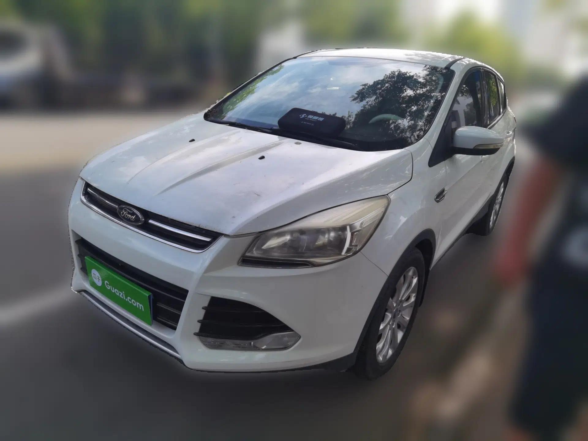 Ford Kuga 2013 1.6L GTDi Two-Wheel-Drive Comfort Model — миниатюра 1