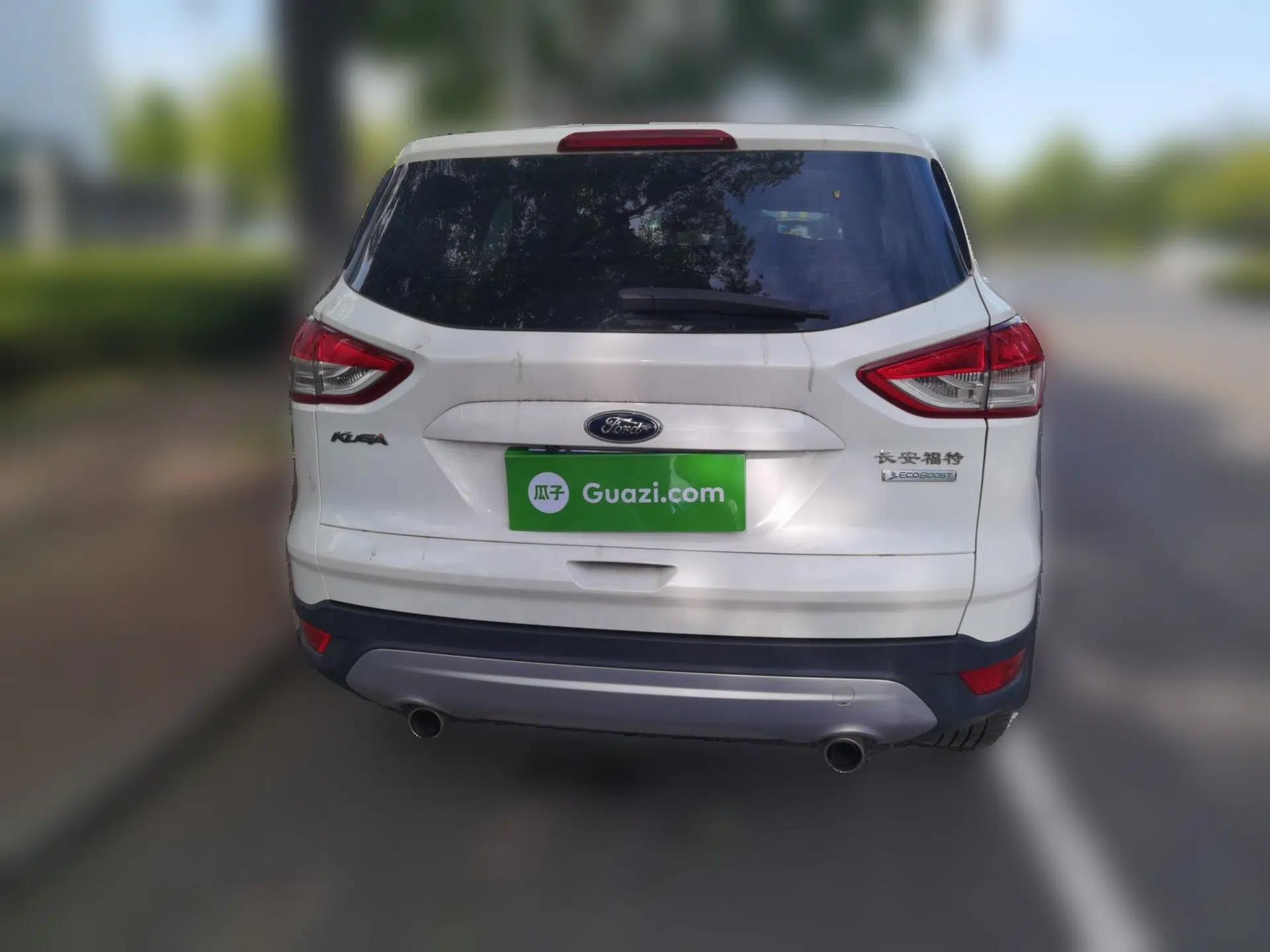 Ford Kuga 2013 1.6L GTDi Two-Wheel-Drive Comfort Model — миниатюра 5