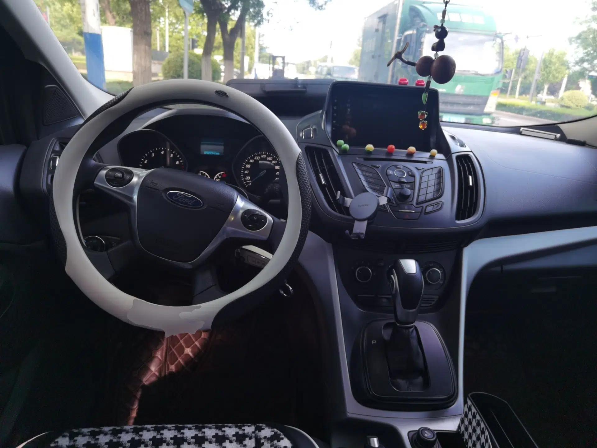 Ford Kuga 2013 1.6L GTDi Two-Wheel-Drive Comfort Model — миниатюра 9