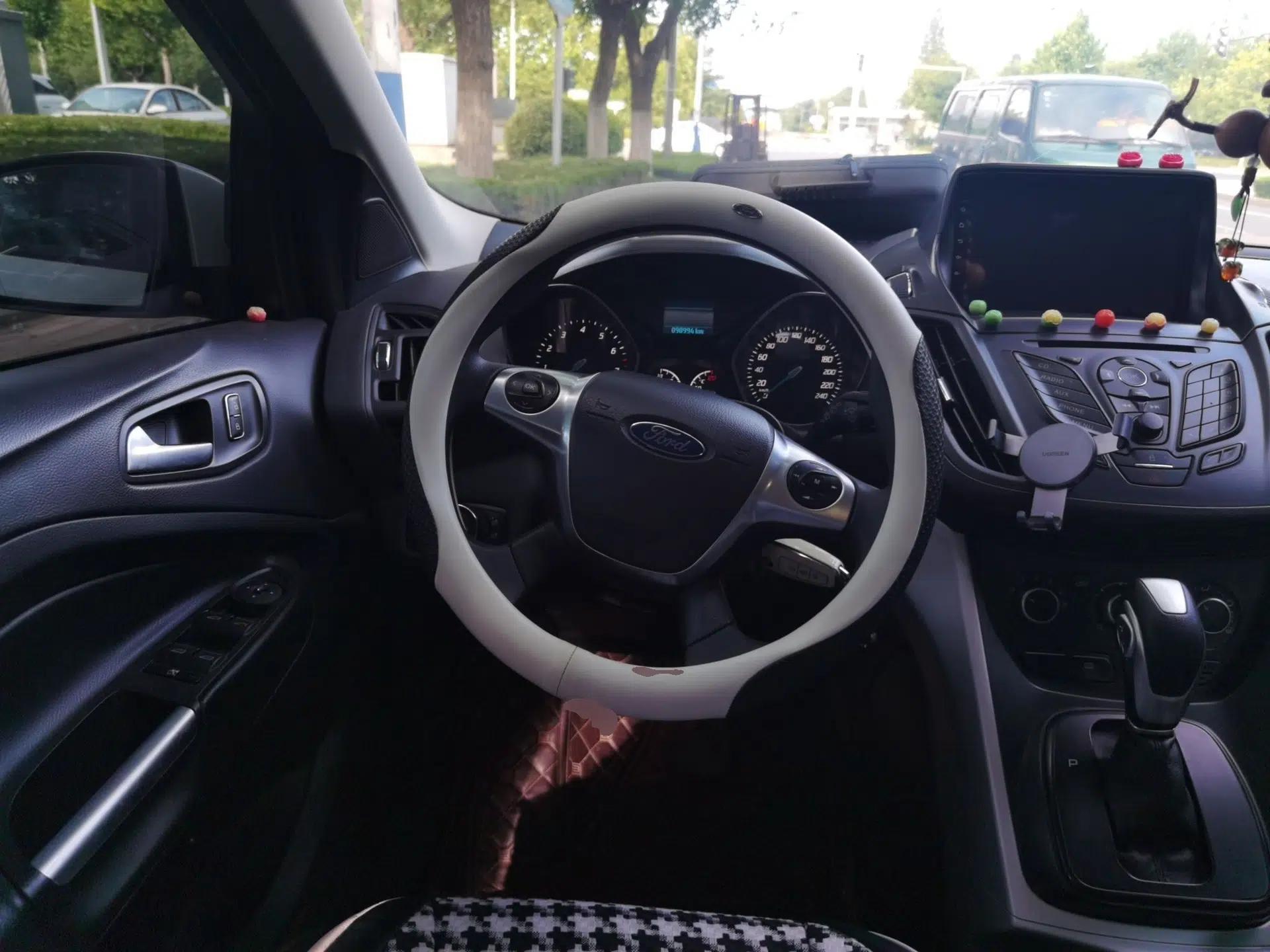 Ford Kuga 2013 1.6L GTDi Two-Wheel-Drive Comfort Model — миниатюра 10