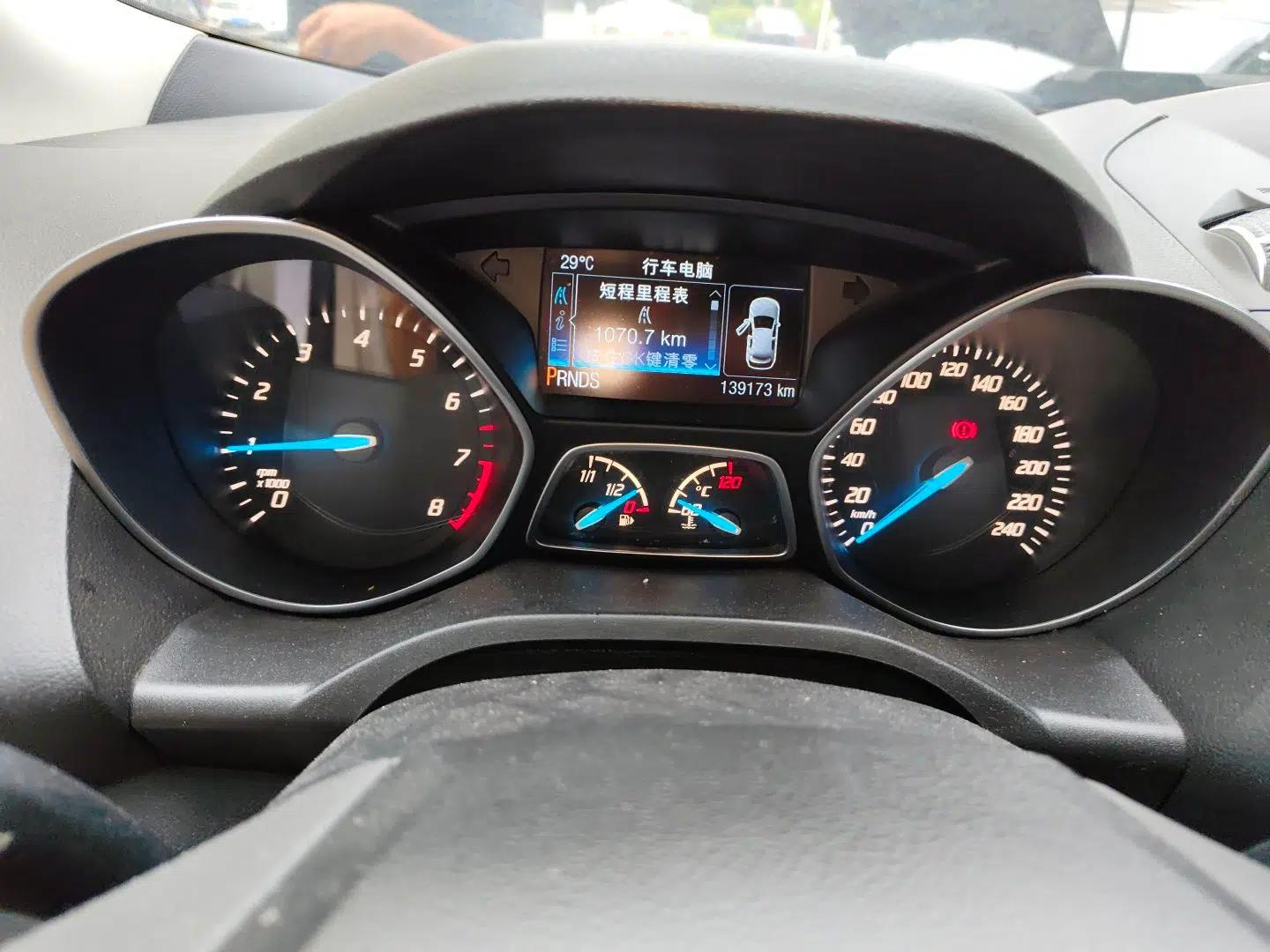 Ford Kuga 2013 1.6L GTDi 4x4 Elite Model — миниатюра 11
