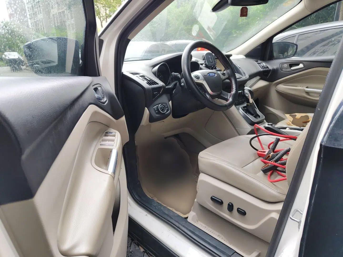 Ford Kuga 2013 1.6L GTDi 4x4 Elite Model — миниатюра 16