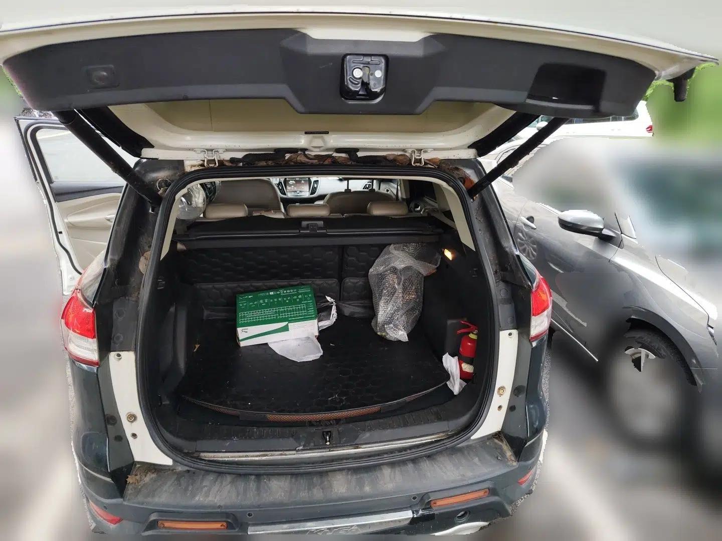 Ford Kuga 2013 1.6L GTDi 4x4 Elite Model — миниатюра 19