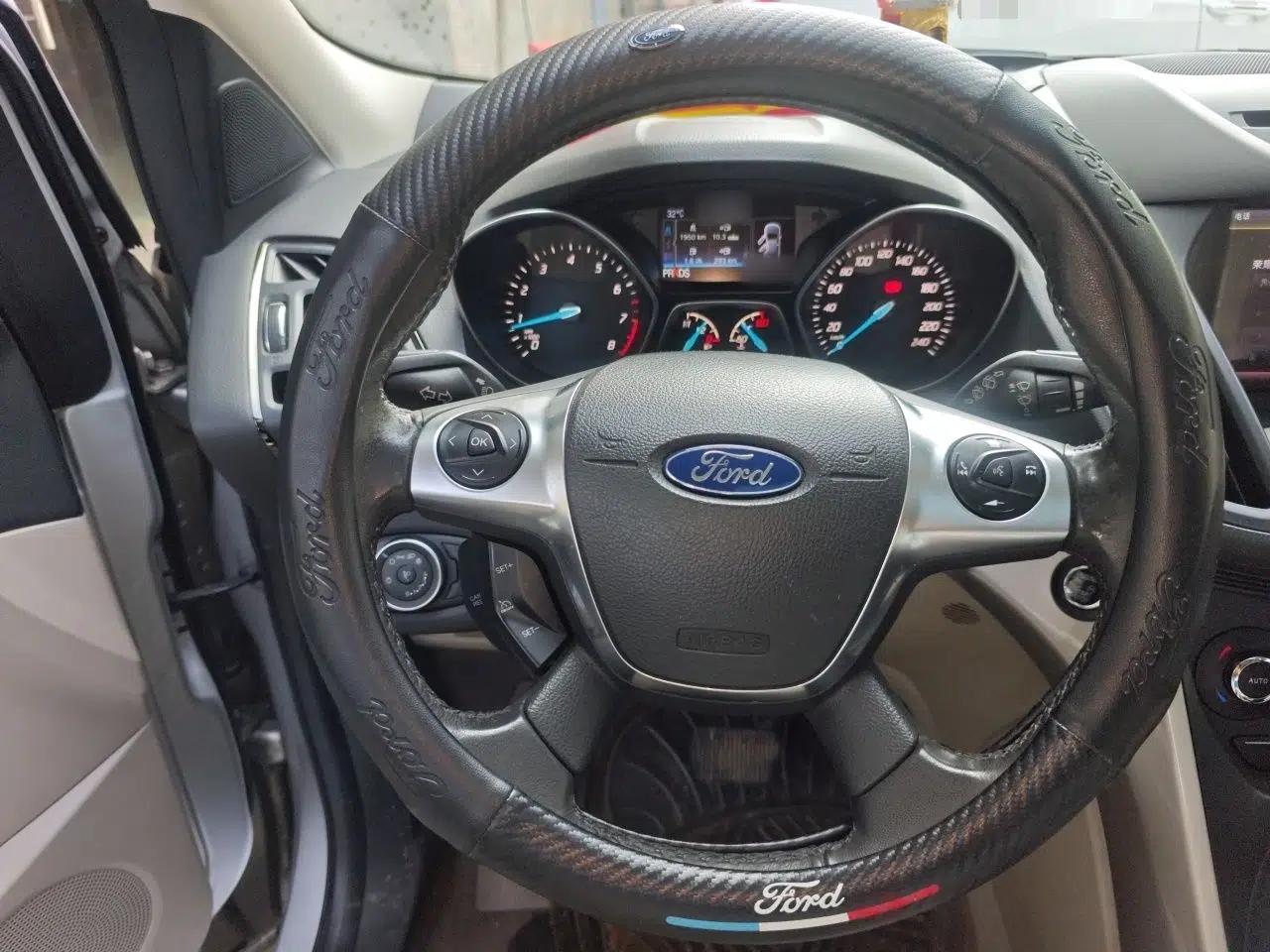 Ford Kuga 2015 1.5L GTDi Four-Wheel-Drive Elite Model — миниатюра 10