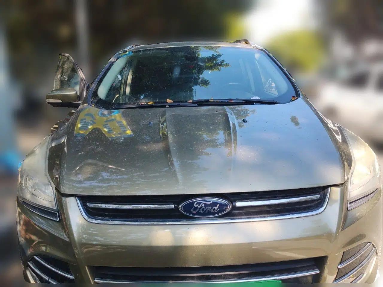 Ford Kuga 2015 2.0L GTDi Four-Wheel Drive Elite Model — миниатюра 2
