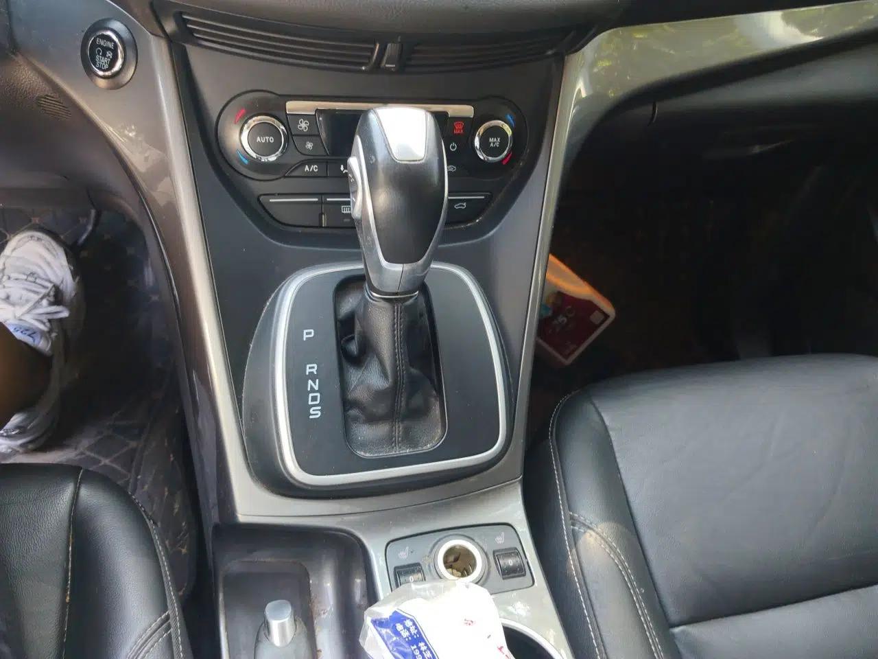 Ford Kuga 2015 2.0L GTDi Four-Wheel Drive Elite Model — миниатюра 14