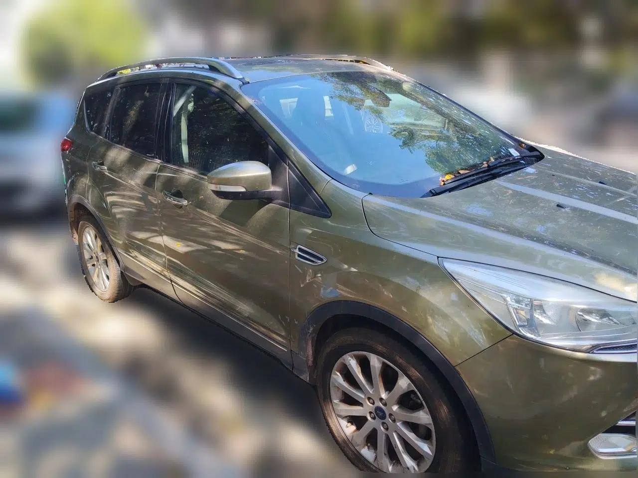 Ford Kuga 2015 2.0L GTDi Four-Wheel Drive Elite Model — миниатюра 3