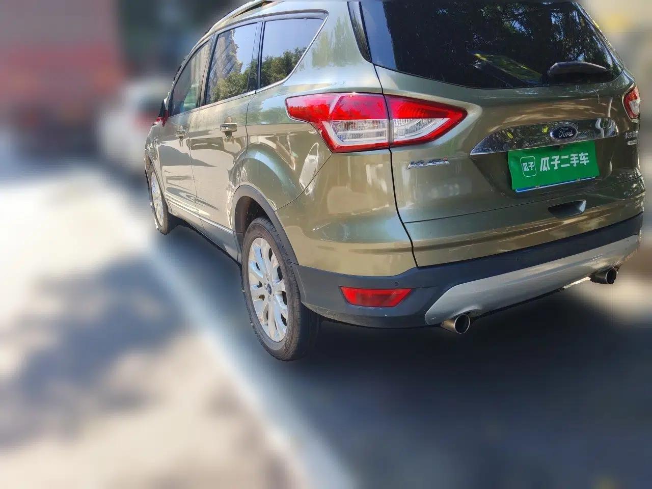 Ford Kuga 2015 2.0L GTDi Four-Wheel Drive Elite Model — миниатюра 4