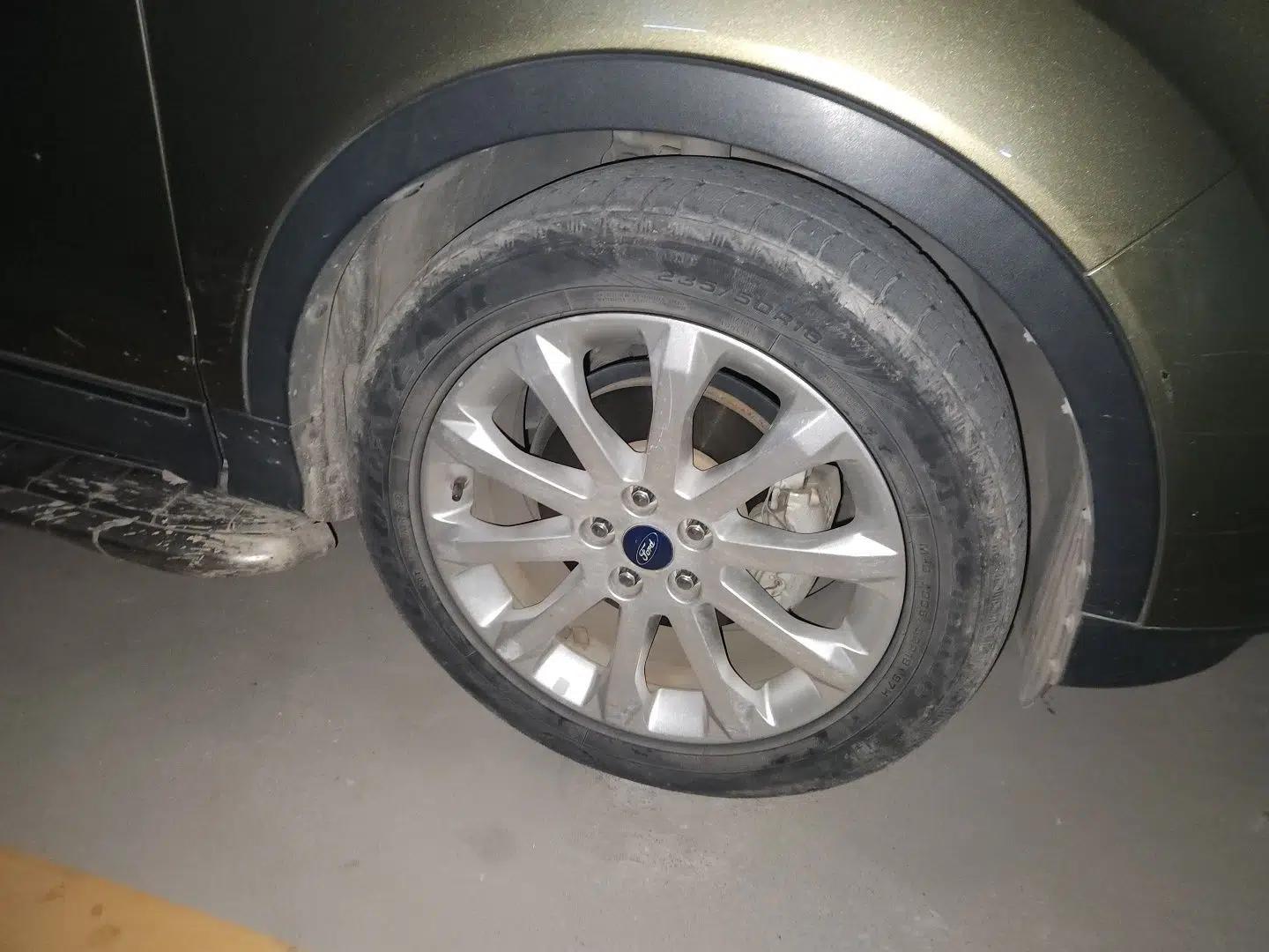 Ford Kuga 2013 1.6L GTDi Two-Wheel-Drive Trend Model — миниатюра 8