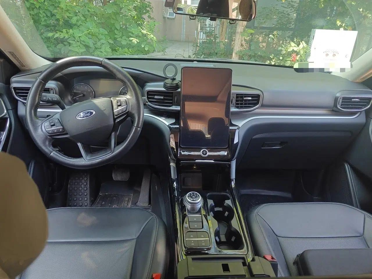 Ford Explorer 2020 EcoBoost 285 Rear-Drive Trend Edition 7-Seater — миниатюра 18