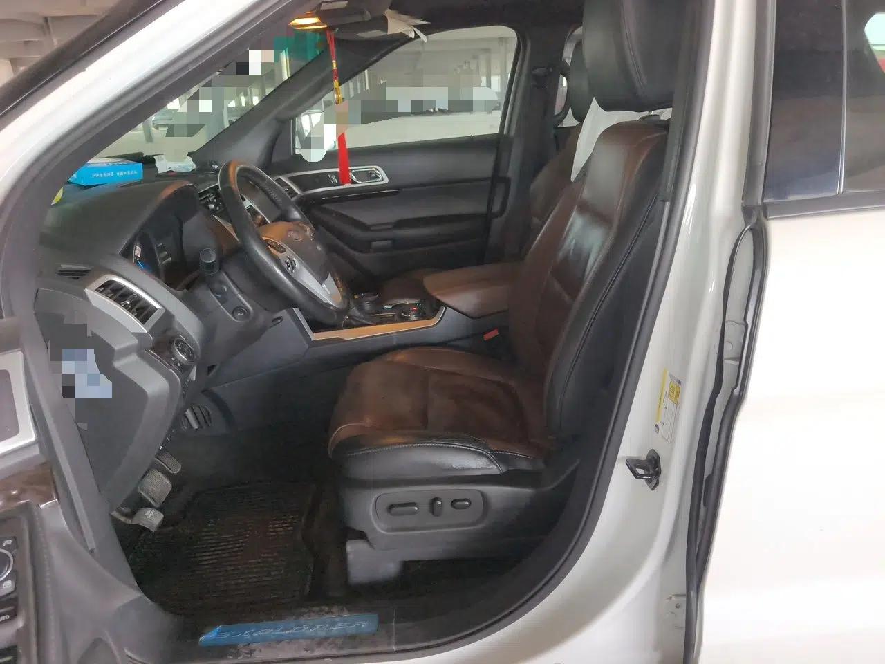 Ford Explorer 2013 3.5L Deluxe Model — миниатюра 15