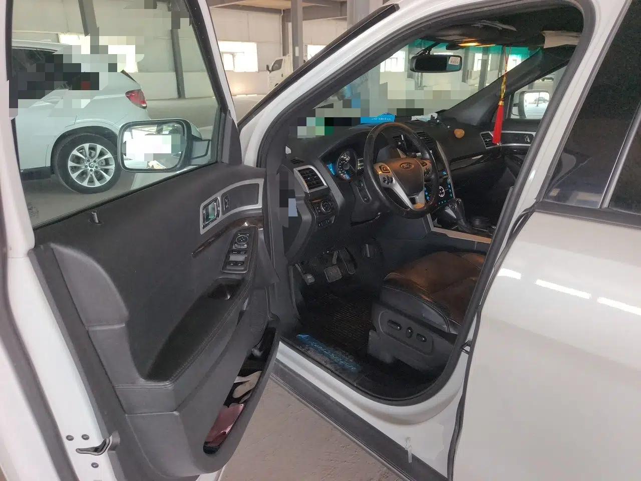 Ford Explorer 2013 3.5L Deluxe Model — миниатюра 16