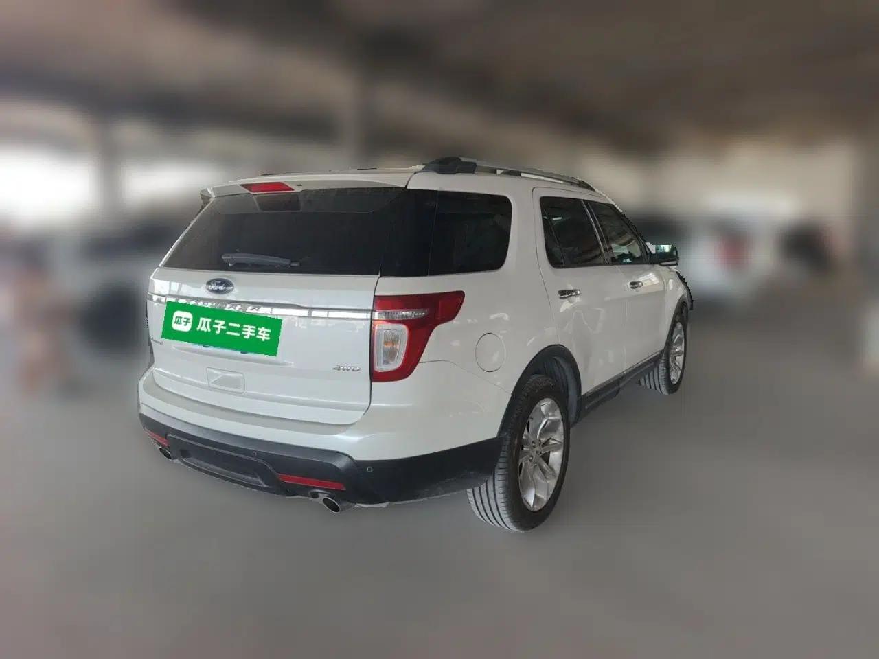 Ford Explorer 2013 3.5L Deluxe Model — миниатюра 6