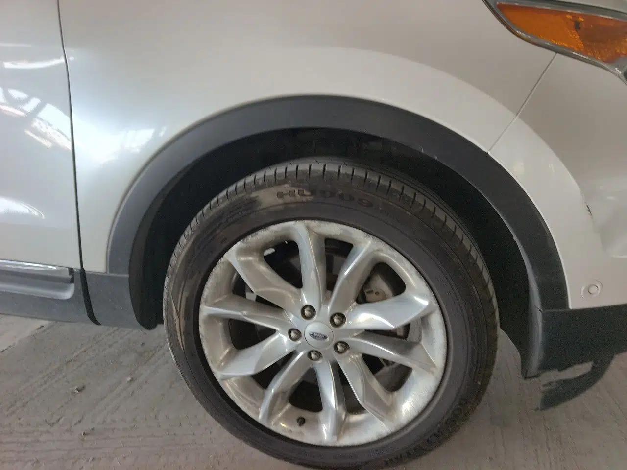 Ford Explorer 2013 3.5L Deluxe Model — миниатюра 8