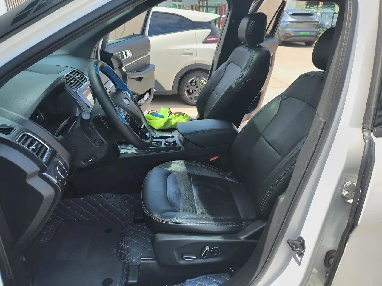 Ford Explorer 2017 3.5T Elite Edition — миниатюра 15