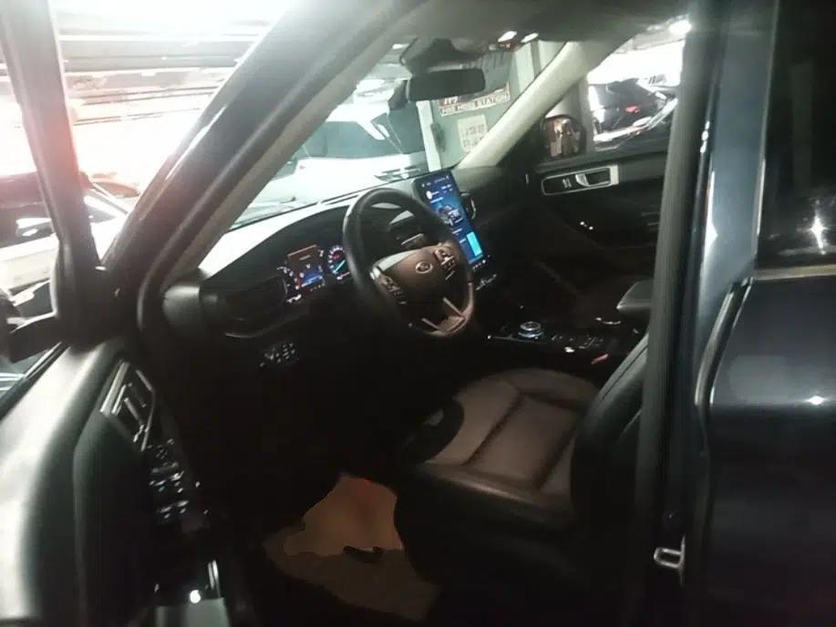 Ford Explorer 2020 EcoBoost 285 Rear-Drive Trend Edition 7-Seater — миниатюра 23