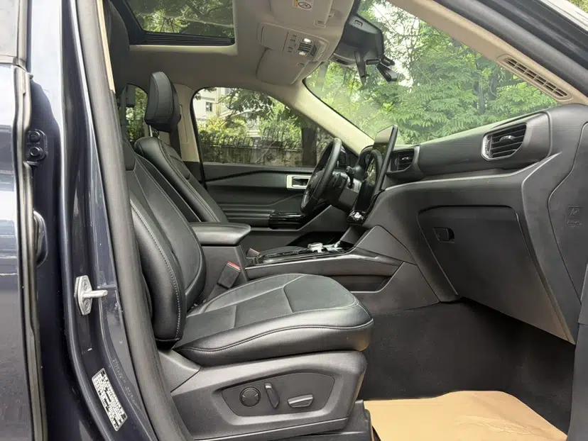 Ford Explorer 2020 EcoBoost 285 Rear-Drive Trend Edition 7-Seater — миниатюра 25
