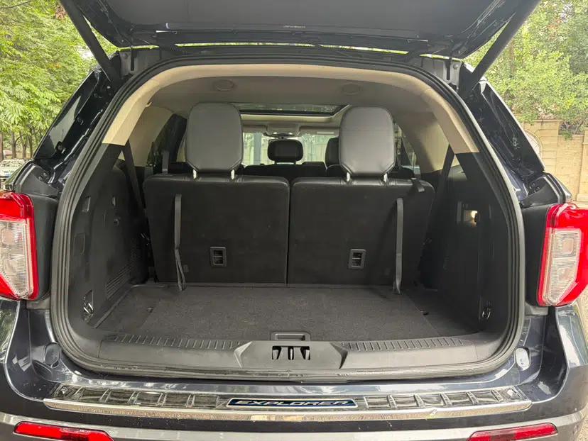 Ford Explorer 2020 EcoBoost 285 Rear-Drive Trend Edition 7-Seater — миниатюра 28