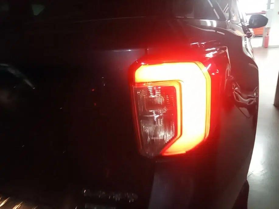 Ford Explorer 2020 EcoBoost 285 Rear-Drive Trend Edition 7-Seater — миниатюра 9