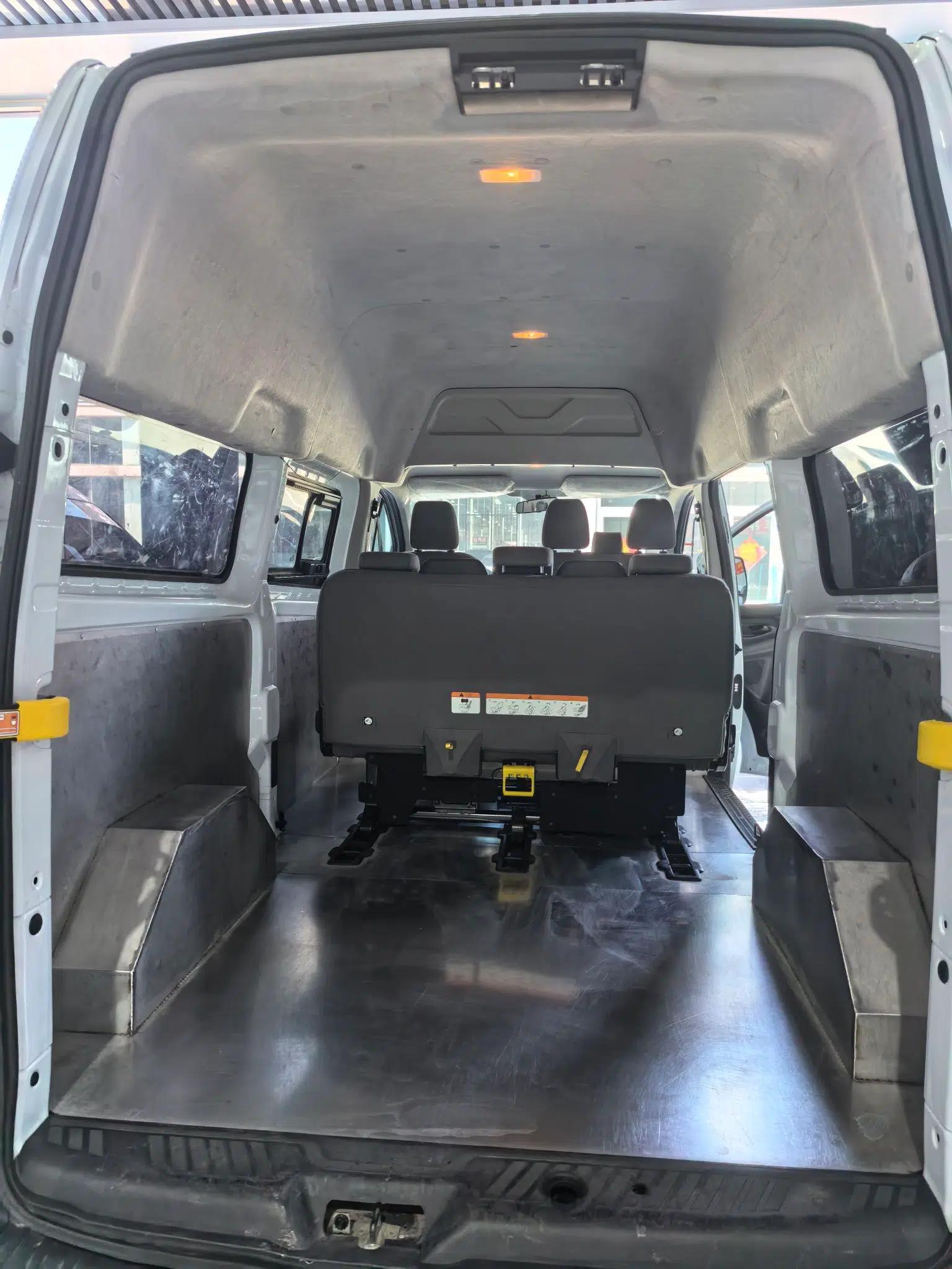 Ford Transit 2019 2.0T Diesel Multi-Purpose Commercial Vehicle Mid-Drive Mid-Roof 6-Seater China VI Standard — миниатюра 21