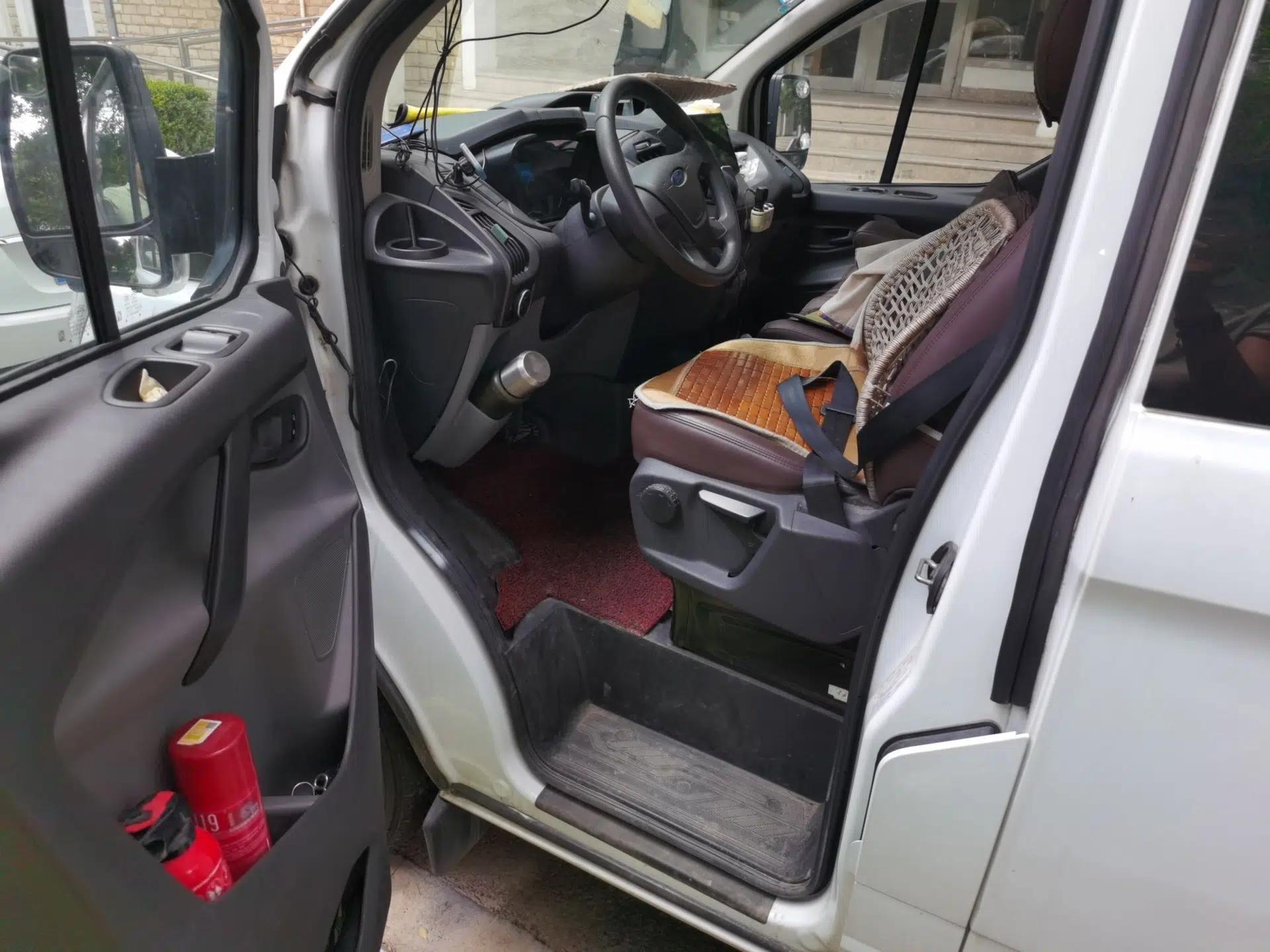 Ford Transit 2017 2.0T Gasoline Automatic Multi-Function Commercial Vehicle Short Wheelbase Mid-Roof China V Standard — миниатюра 16