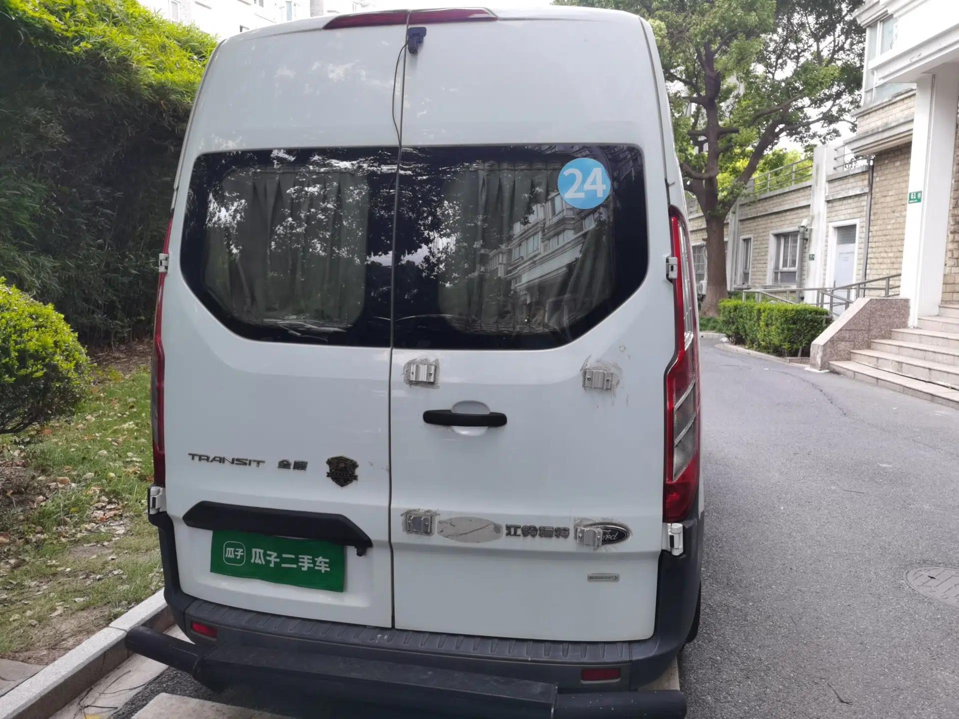 Ford Transit 2017 2.0T Gasoline Automatic Multi-Function Commercial Vehicle Short Wheelbase Mid-Roof China V Standard — миниатюра 5
