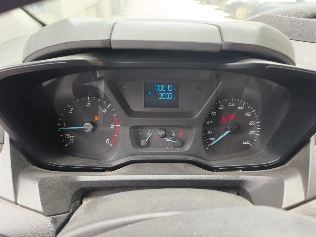 Ford Transit 2017 2.0T Diesel Multi-Function Commercial Vehicle Mid-Drive Mid-Roof China V Standard — миниатюра 11