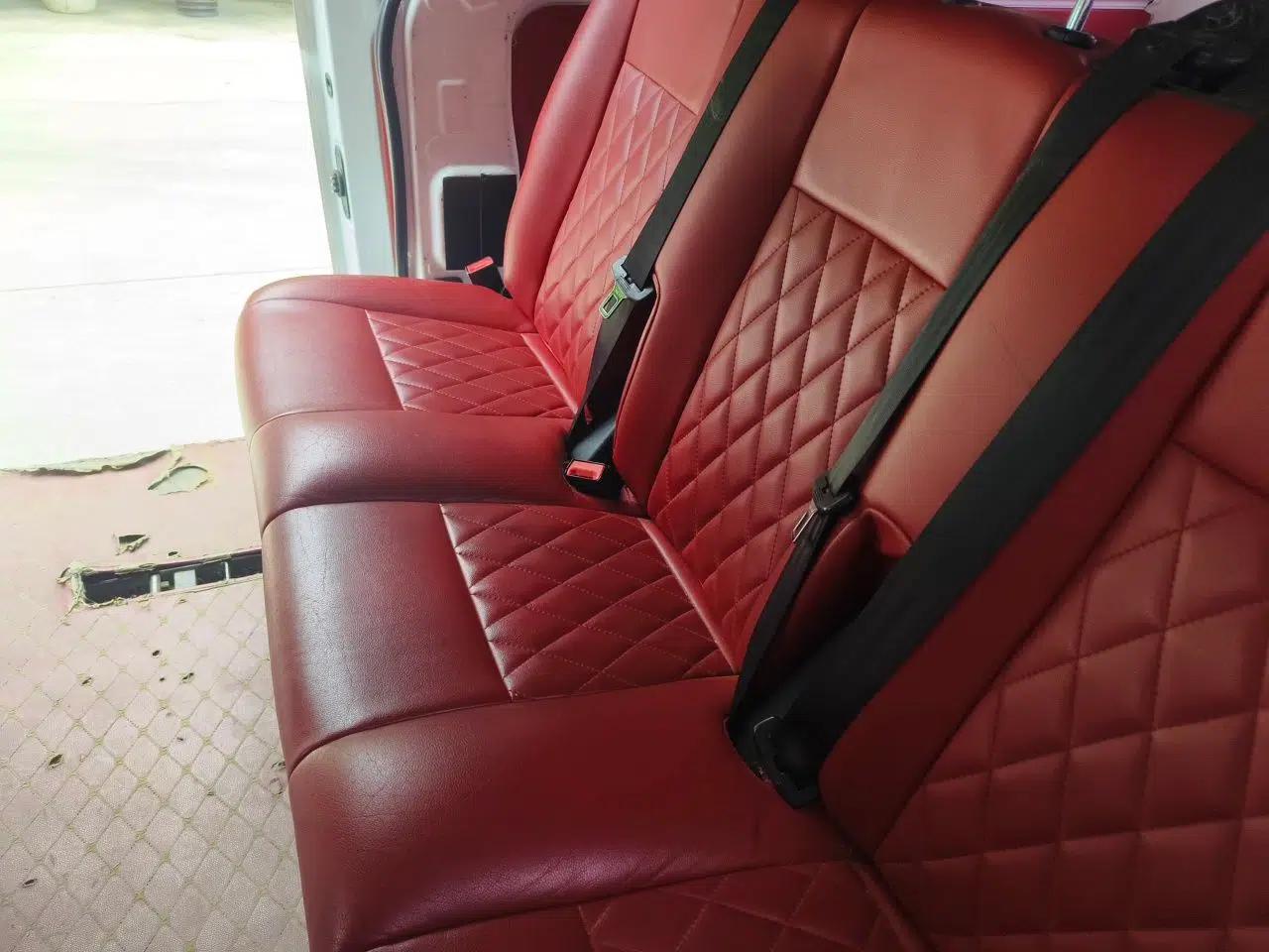 Ford Transit 2017 2.0T Diesel Multi-Function Commercial Vehicle Mid-Drive Mid-Roof China V Standard — миниатюра 17