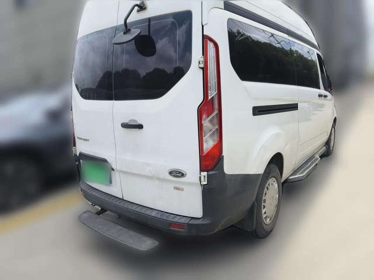 Ford Transit 2017 2.0T Diesel Multi-Function Commercial Vehicle Mid-Drive Mid-Roof China V Standard — миниатюра 6