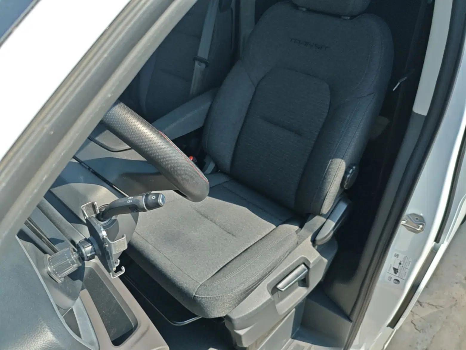 Ford Transit 2023 2.0T Diesel Manual Multifunction Commercial Vehicle Short Wheelbase Low Roof 5/6 Seats — миниатюра 17