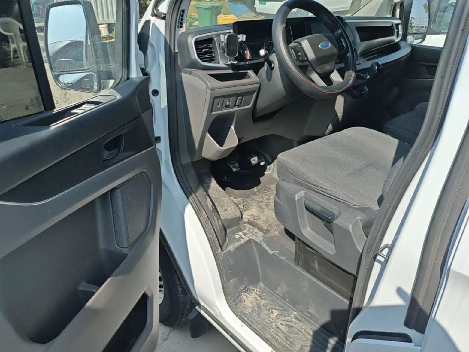 Ford Transit 2023 2.0T Diesel Manual Multifunction Commercial Vehicle Short Wheelbase Low Roof 5/6 Seats — миниатюра 18