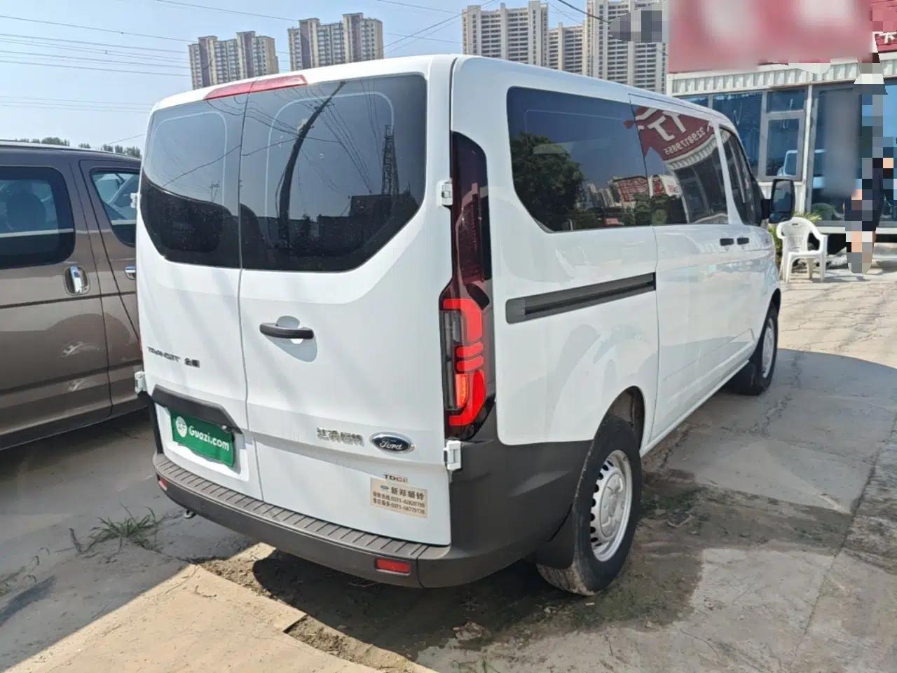 Ford Transit 2023 2.0T Diesel Manual Multifunction Commercial Vehicle Short Wheelbase Low Roof 5/6 Seats — миниатюра 6