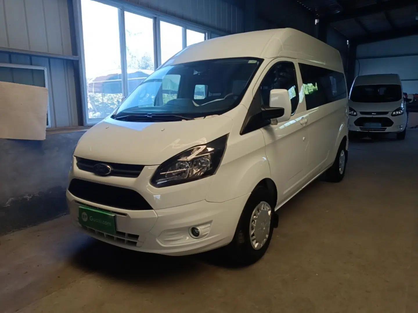 Ford Transit 2019 2.0T Diesel Commercial & Travel Mid-axle Mid-roof 9-Seater China VI — миниатюра 1
